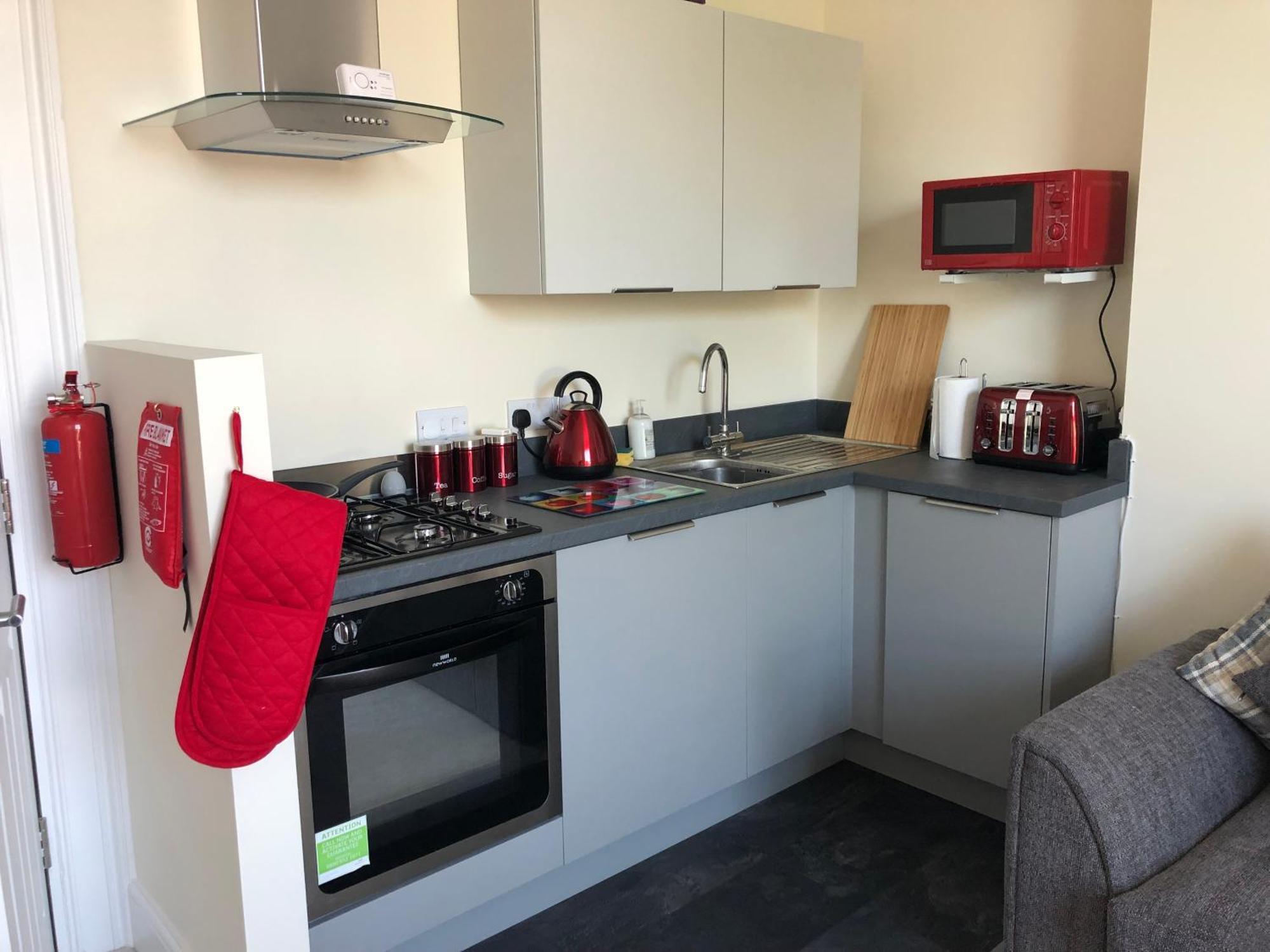 Wight On The Beach, Sleeps 4, Free Off Road Parking, Balcony With Sea Views Ryde  Buitenkant foto